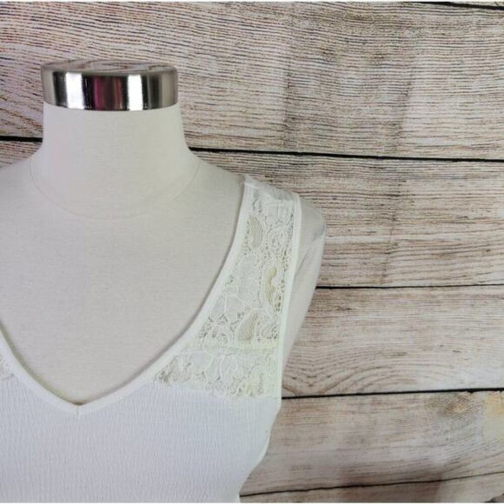 NWT Cupio Tiered Lace Ivory Cream V Neck Tank Top Medium - Picture 2 of 5